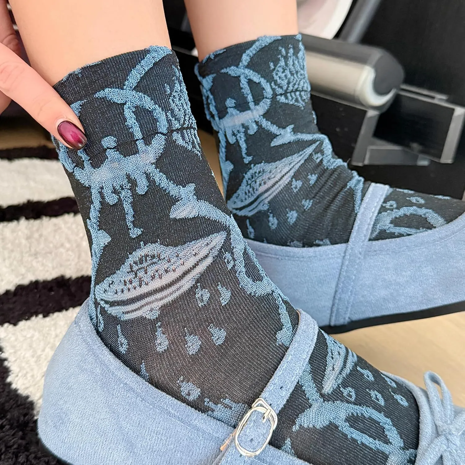 4 Pairs Women's Hollow Sheer Mesh Mid Calf Socks Transparent See-Through Fashion Socks
